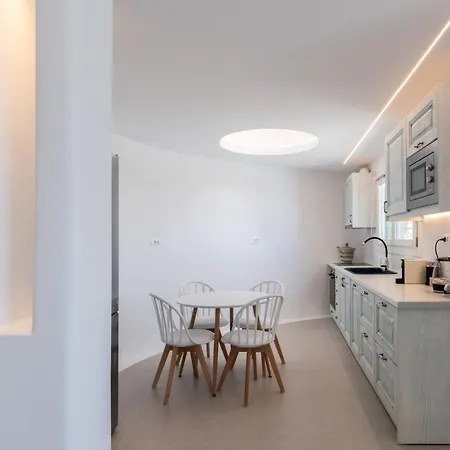 Mykonos Divino Tourlos