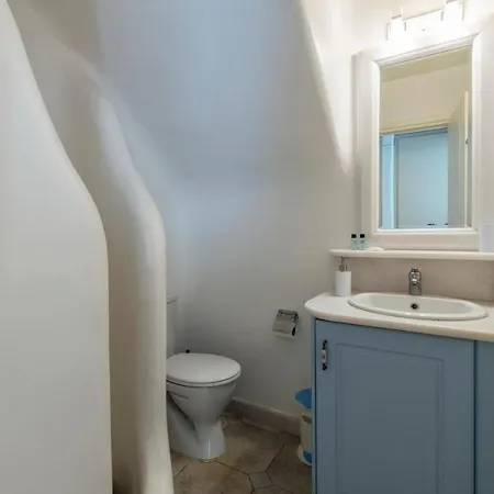 Mykonos Divino Tourlos