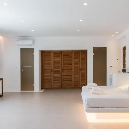 Mykonos Divino
