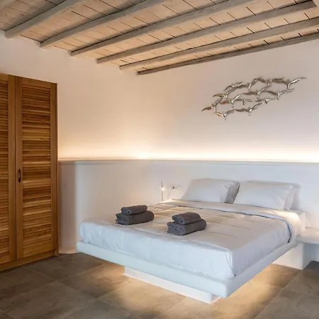 Mykonos Divino *